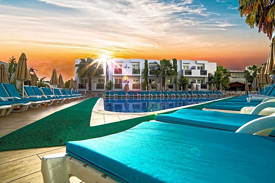 Club Shark Hotel