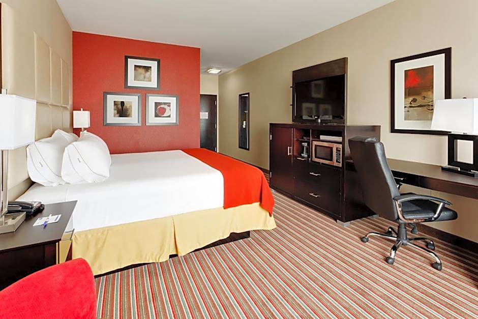 Holiday Inn Express & Suites Northeast By IHG