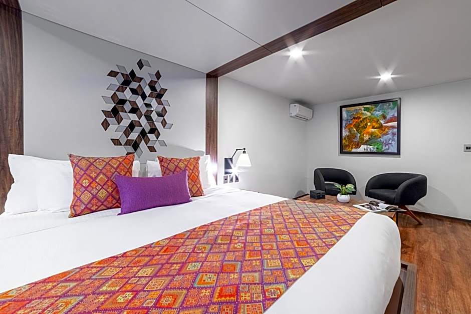 Flow Condesa - Adults Only