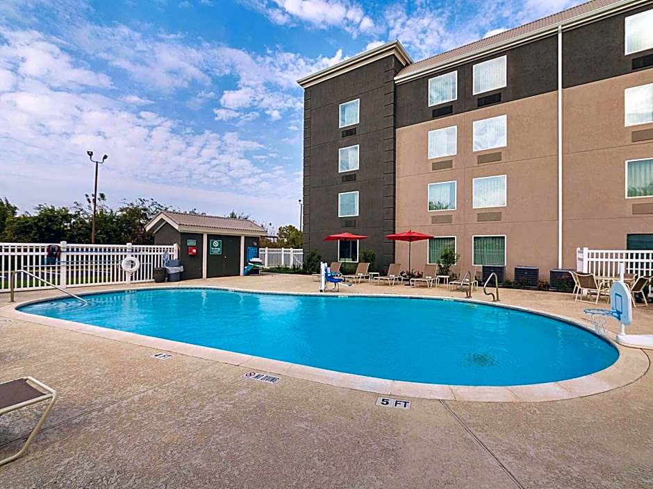 La Quinta Inn & Suites by Wyndham Austin Round Rock