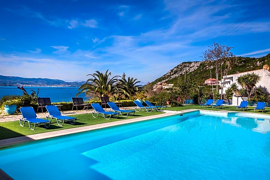 Metaxatos Apartments