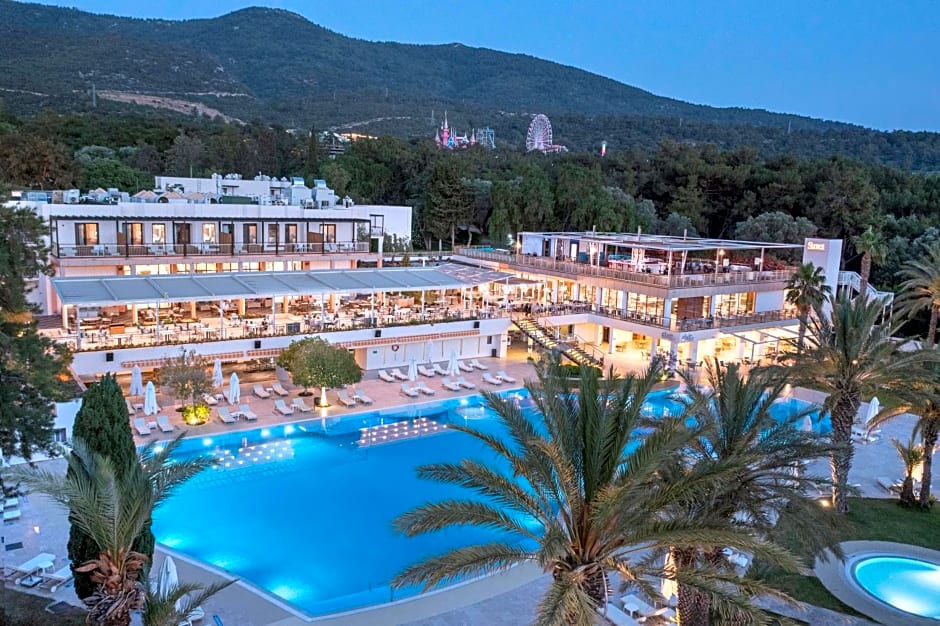 DoubleTree by Hilton Bodrum Isil Club Resort