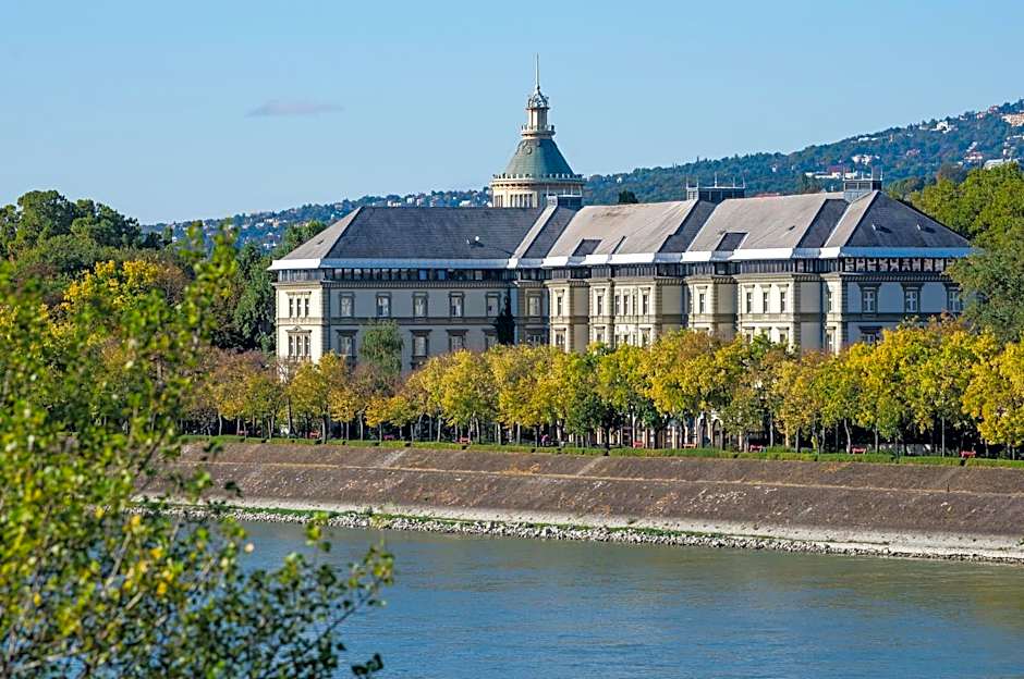 Ensana Grand Margaret Island