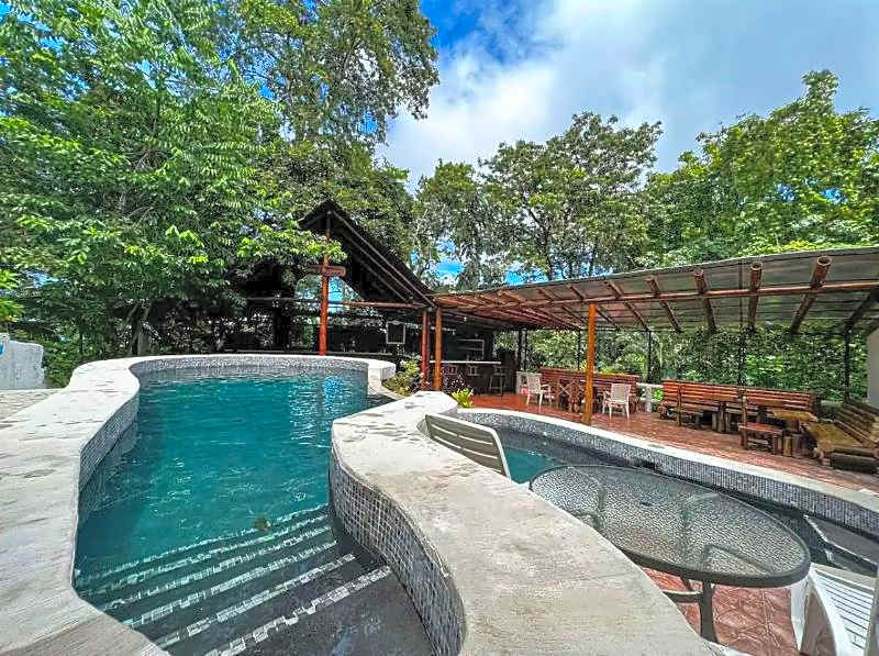 Hotel La Colina