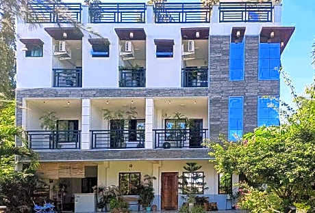 RedDoorz @ Mary Land Transient Alaminos Pangasinan