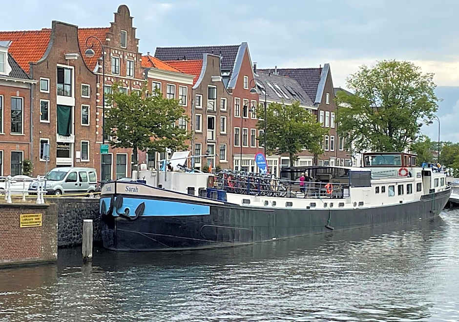 Hotelboot Sarah