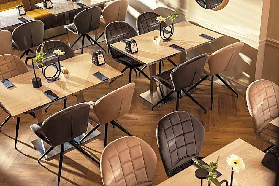 -- ESTE PARK HOTEL -- part of Urban Chic Luxury Design Hotels - Parking & Compliments - next to Shopping & Dining Mall Plovdiv