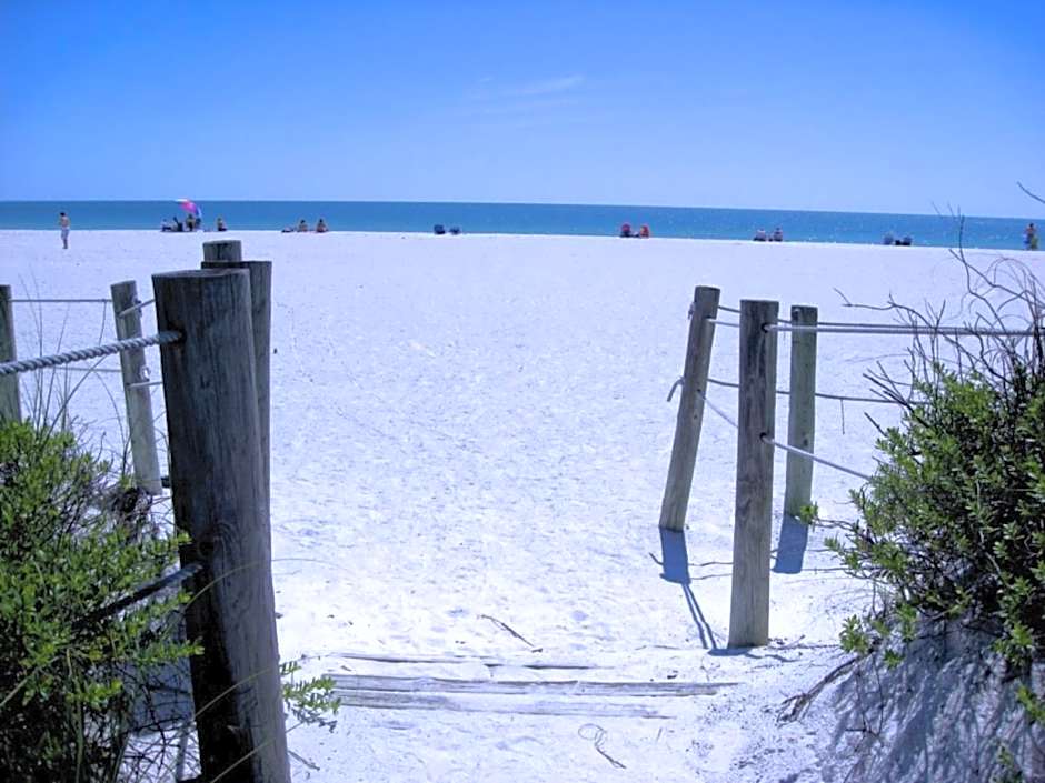 Absolute Anna Maria-Private Beach Access-Heated Pool-Water Views From Every Room