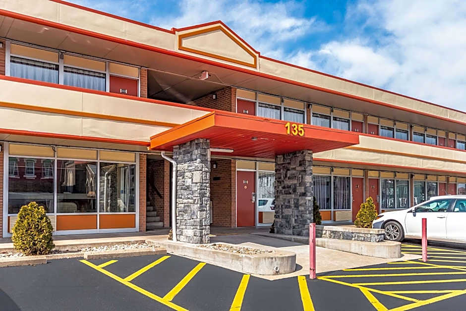Econo Lodge Zanesville Downtown