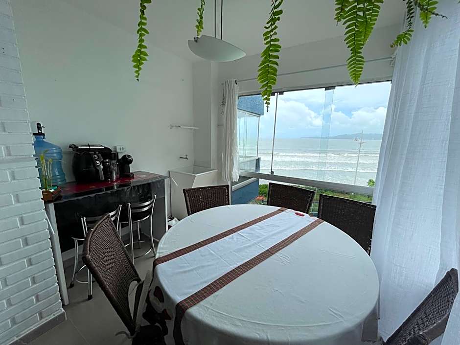 Itapema-Meia Praia- 3 quartos - Frente Mar!