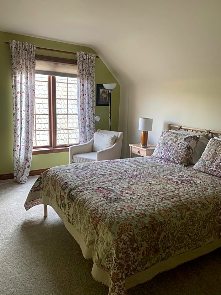 Cedar Gables Bed & Breakfast