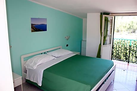 Triple Room with Balcony