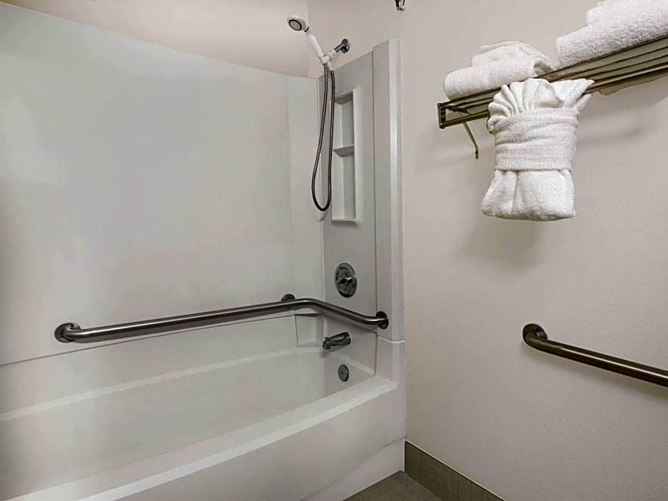 Ramada Asheville Se – Asheville, NC