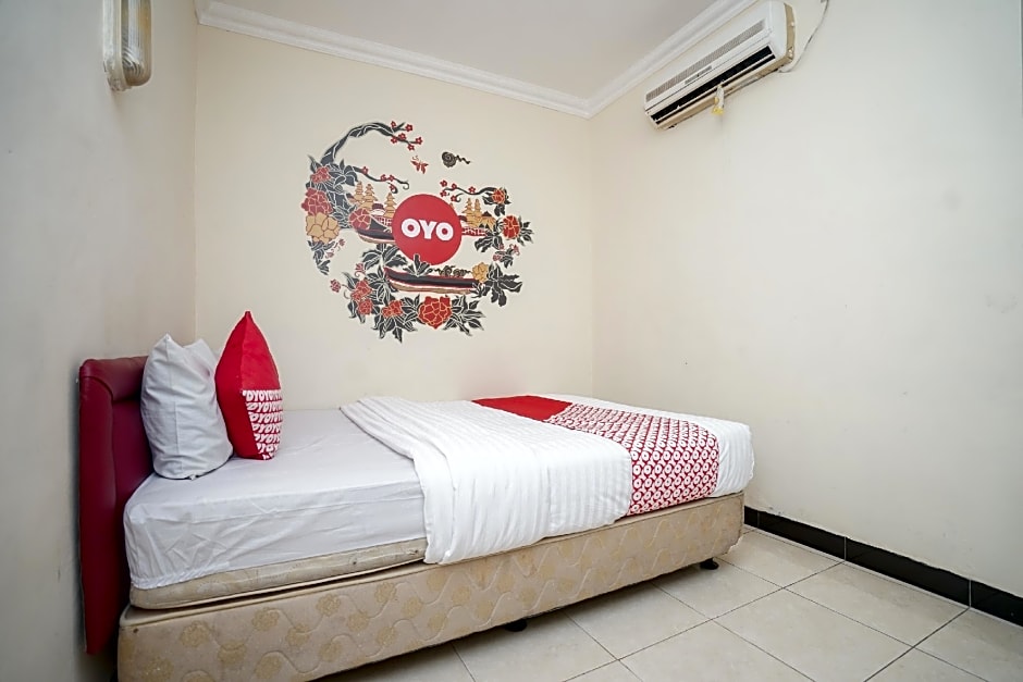 OYO 448 Hotel Central
