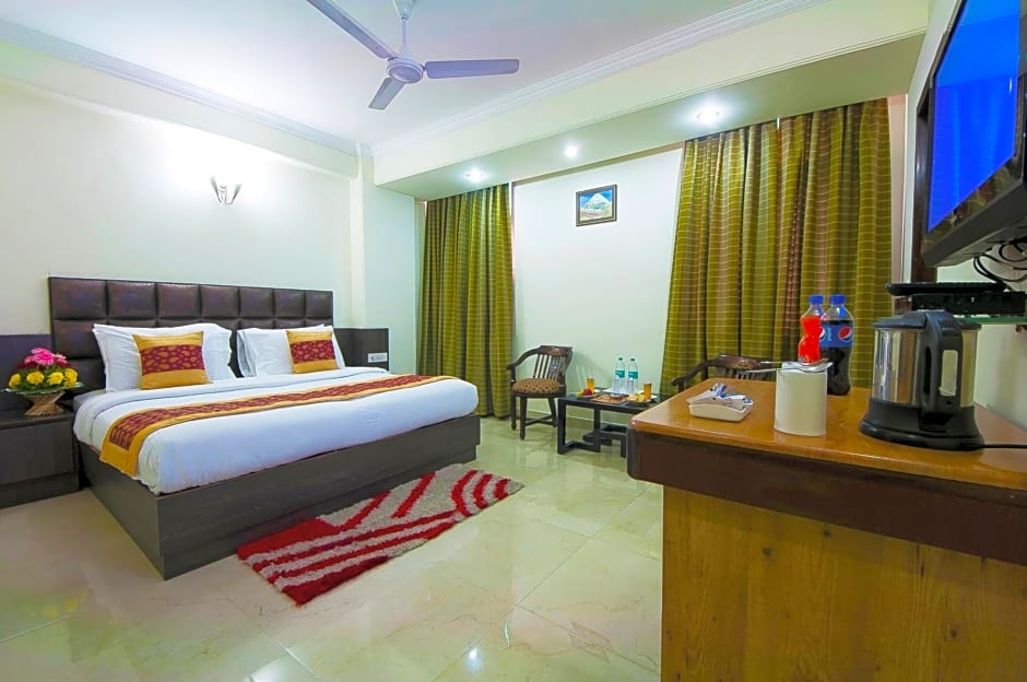 Capital O 2382 Hotel White House Continental