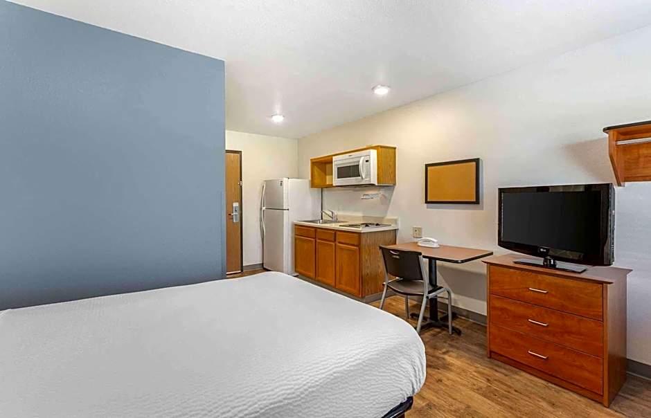 Extended Stay America Select Suites - Akron - South