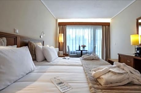 Two Rooms with Garden View next to each other for Families