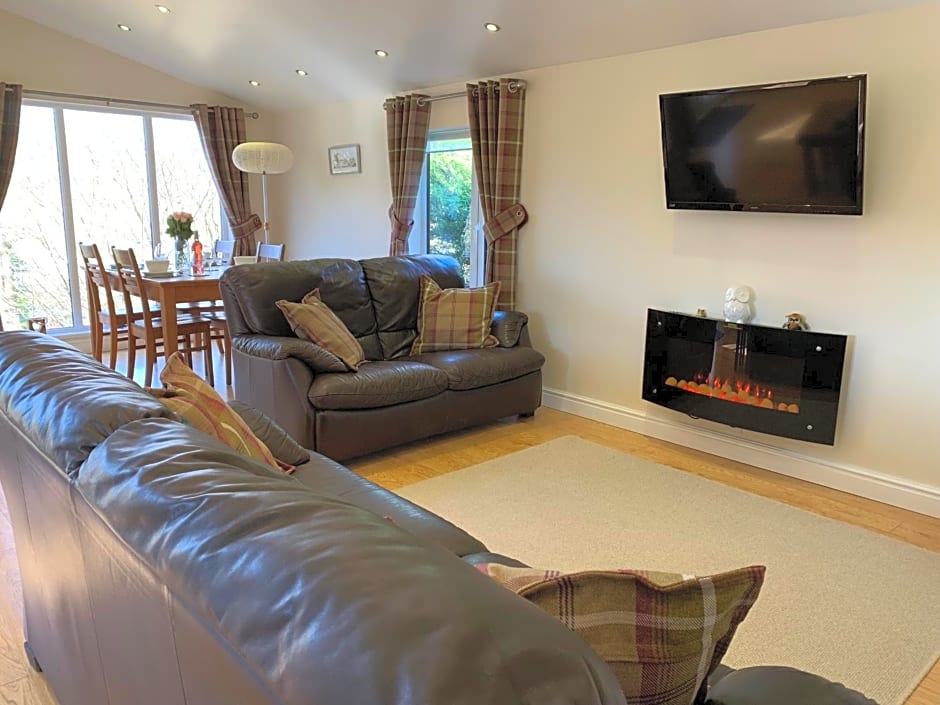 Owls House - Lodge with hot tub- Lake District