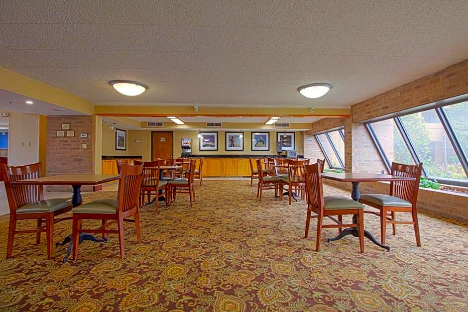 Tulsa Square Hotel Central, I-44 By OYO