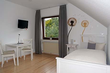 Standard Single Room with Shower