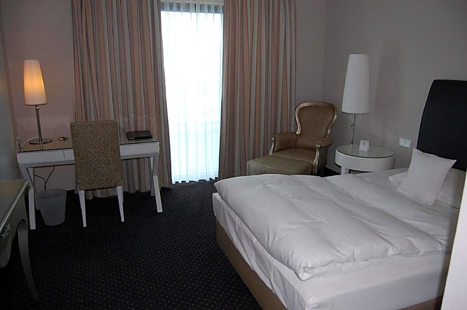 Hotel & Restaurant Schönau