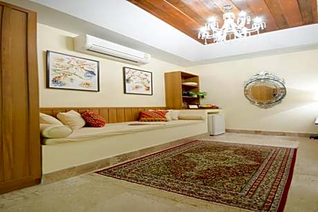 Suite with Mountain View