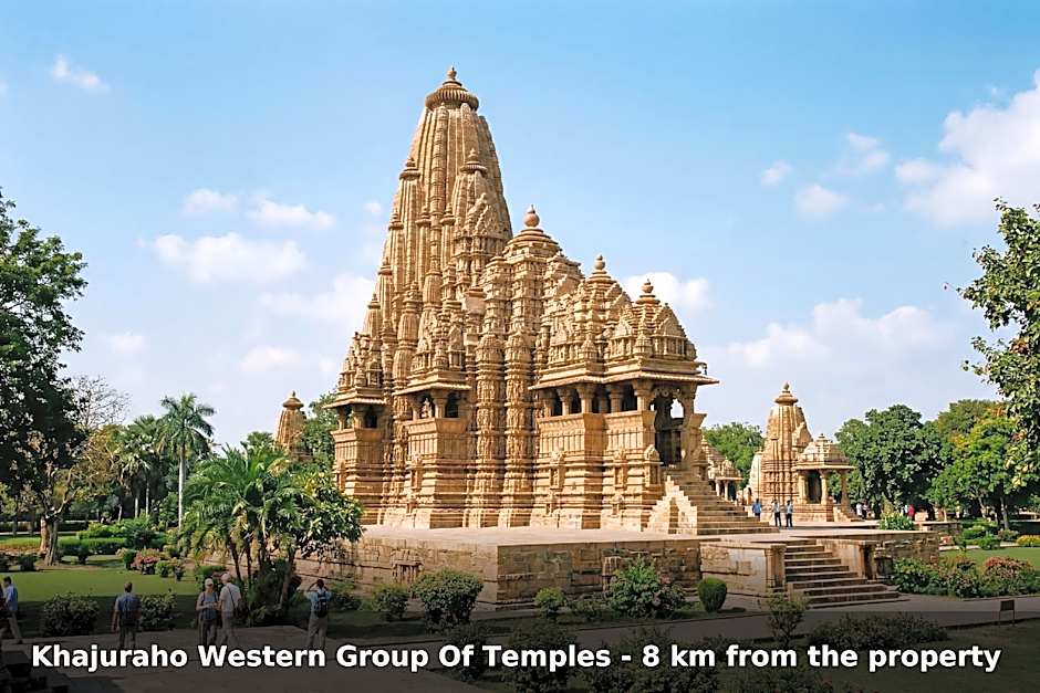 Collection O Khajuraho Central