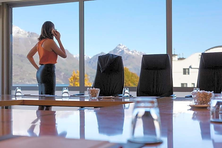 Crowne Plaza Queenstown By IHG