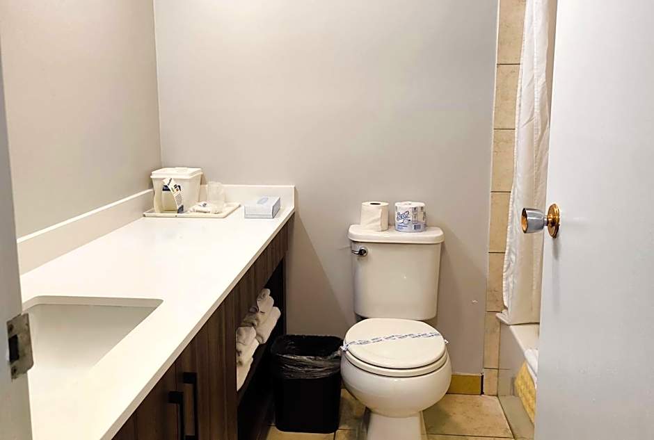 Travelodge by Wyndham Dawson Creek