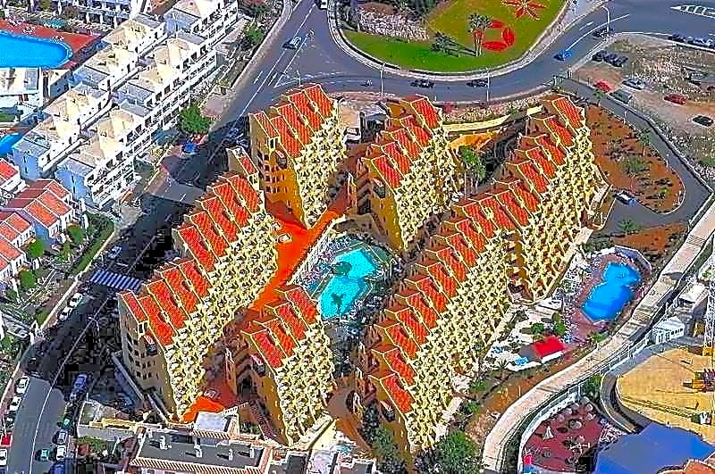 Playaolid Suites & Apartments