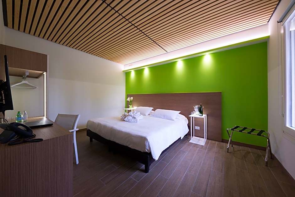 Photo 1 of 28 of Hotel Marelet