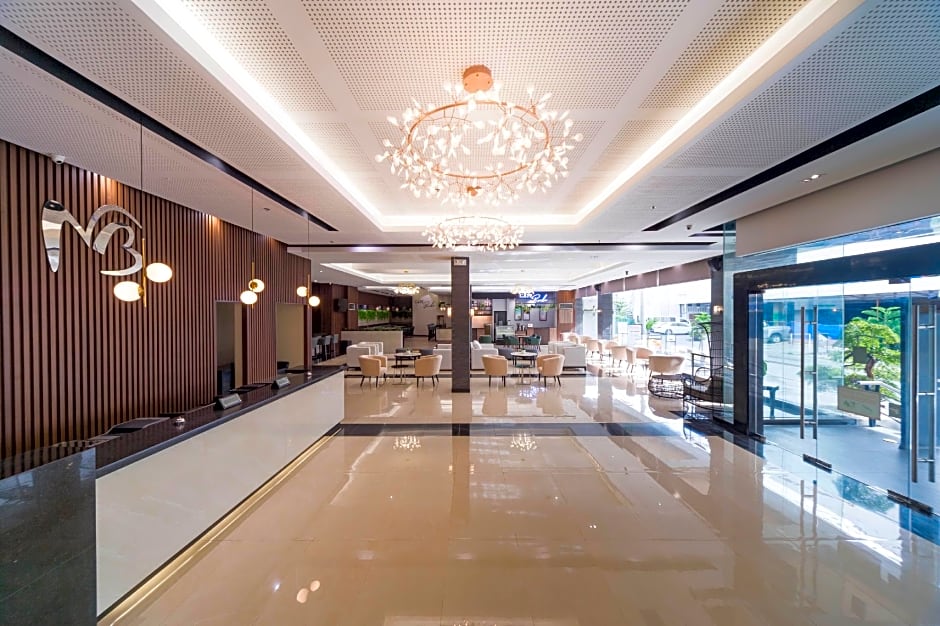 Mallberry Suites Business Hotel