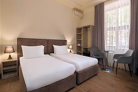 Comfort Twin Room
