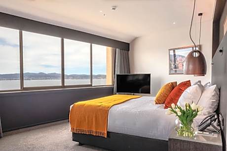 King Suite with Harbor View