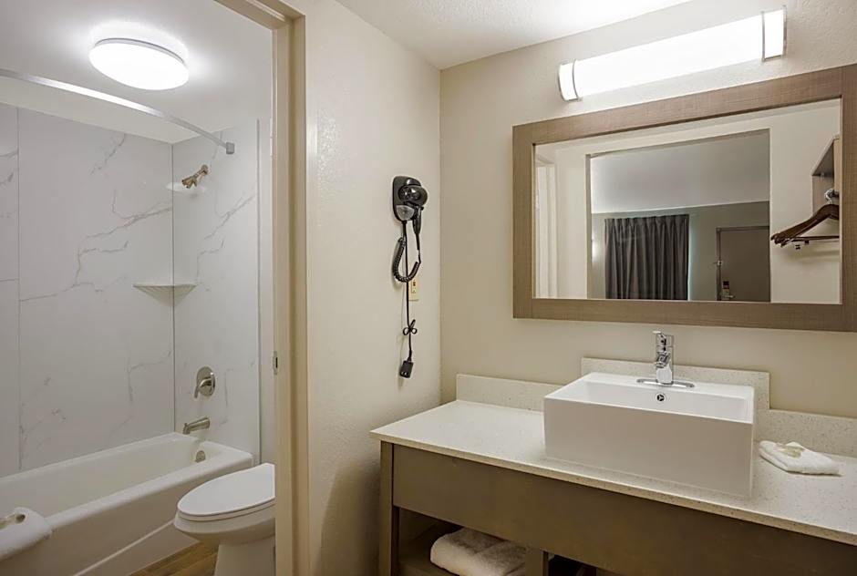 Red Roof Inn & Suites Thomasville