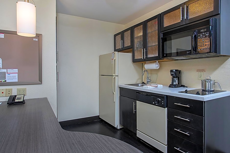 Candlewood Suites Louisville Airport by IHG