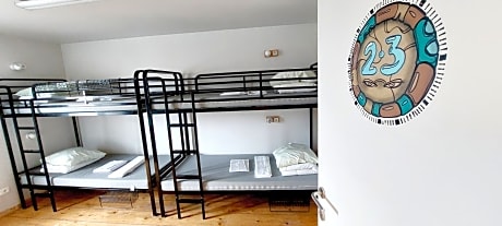 Bed in 4-Bed Mixed Dormitory Room