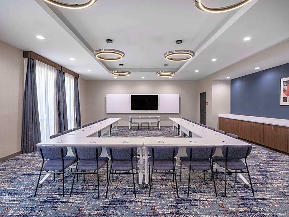 La Quinta by Wyndham Chelsea Birmingham