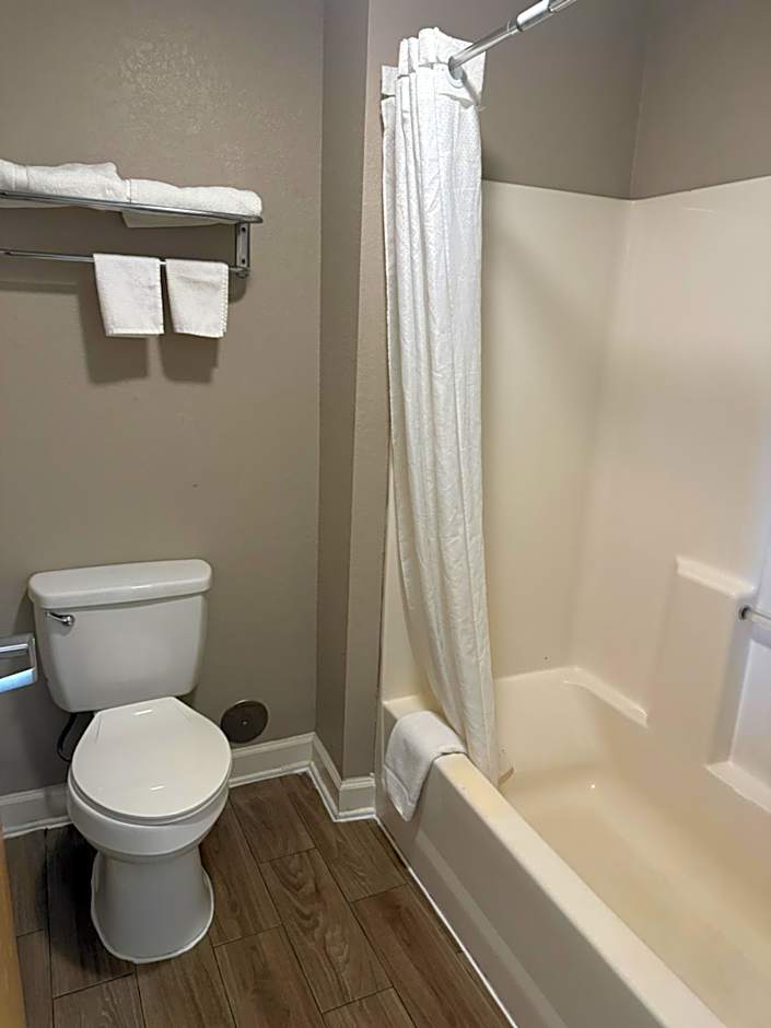 Super 8 by Wyndham Petersburg