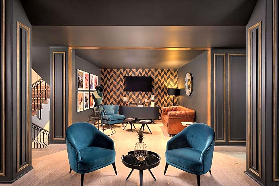 Eugenia de Montijo, Autograph Collection by Marriott