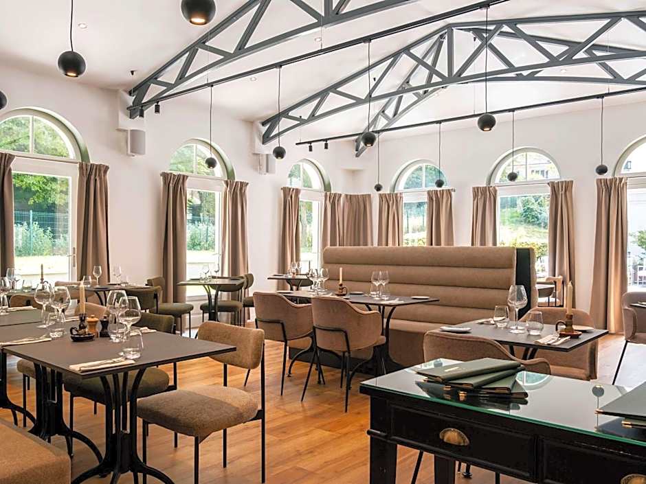 Hotel Castel Maintenon - Handwritten Collection