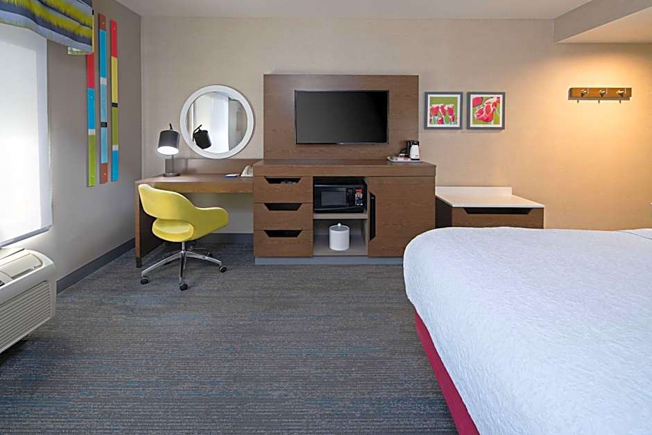 Hampton Inn By Hilton Visalia