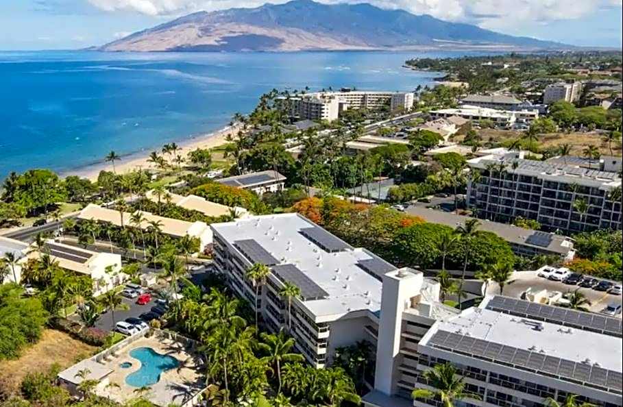 Prime Location! Walk to Beach, Shops & Dining!