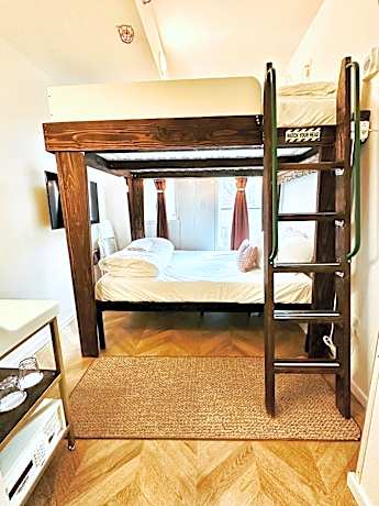 Lobby Level Queen over Full Bunk Room