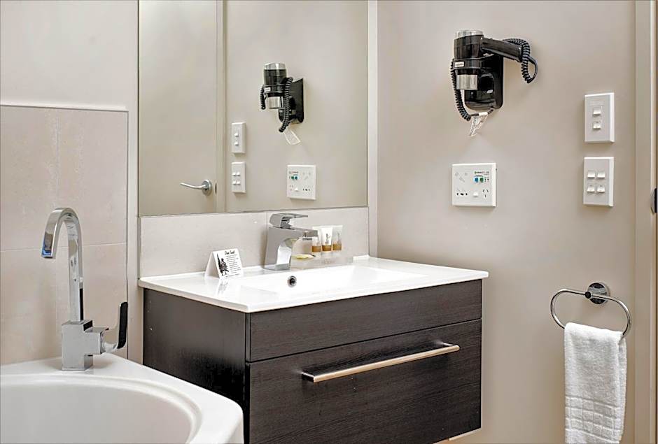 37 The Landing Motel