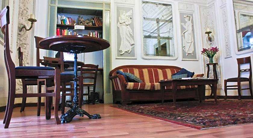 Miseria e Nobilta' Bed and Breakfast