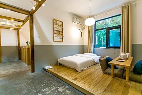 Family Suits with Bathtub- Beloved Orchid