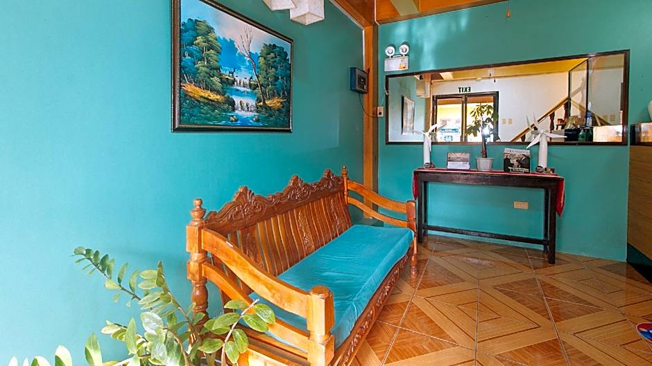 RedDoorz @ Farm Side Hotel Laoag City