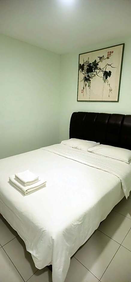 Photo 1 of 4 of Deluxe, Windowless