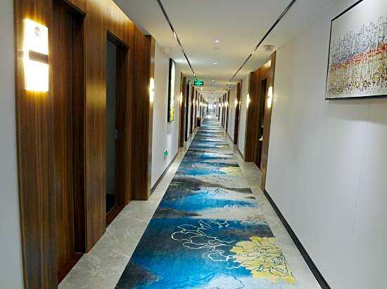 Wanting Hotel (Guangzhou Baiyun Railway Station Xinshi Baixin Plaza)